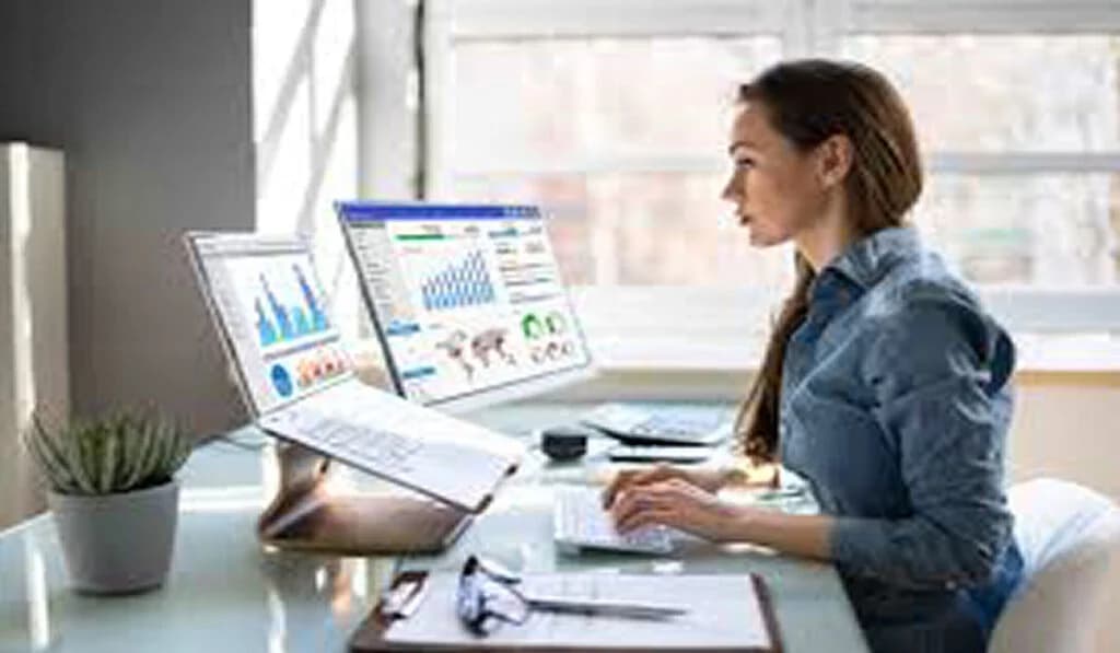 Course in Business Intelligence & Analytics for Finance Professionals